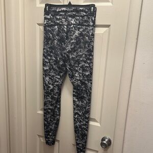 Woman’s lululemon wonder under high rise Misted Jaquered